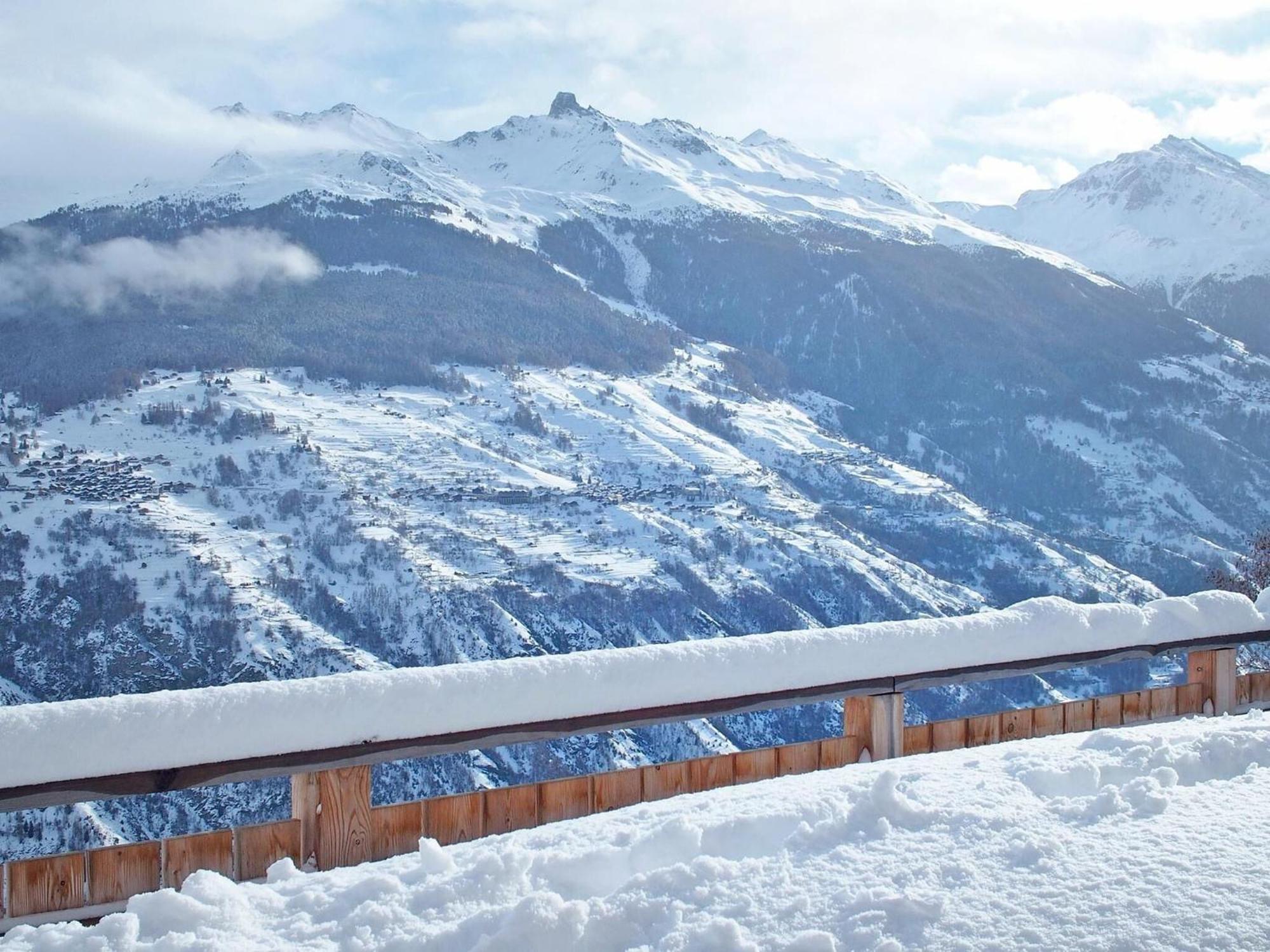 Mountain-View Chalet In Heremence With Terrace المظهر الخارجي الصورة